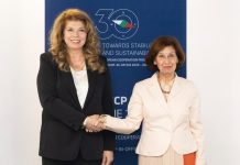 Сиљановска-Давкова: Македонија и Бугарија мора да разговараат за тешките прашања
