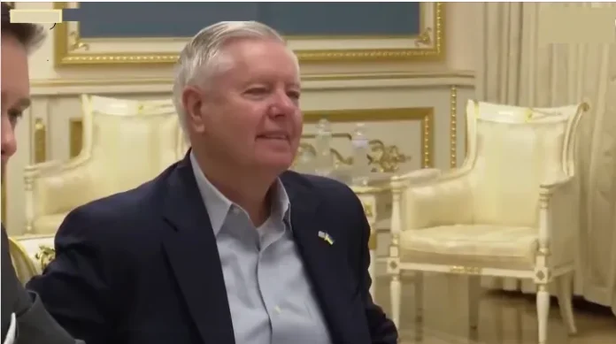 senator-lindzi-gream-foto-isechok-od-videoto-vo-recenziraniot-fejsbuk-post.png.webp